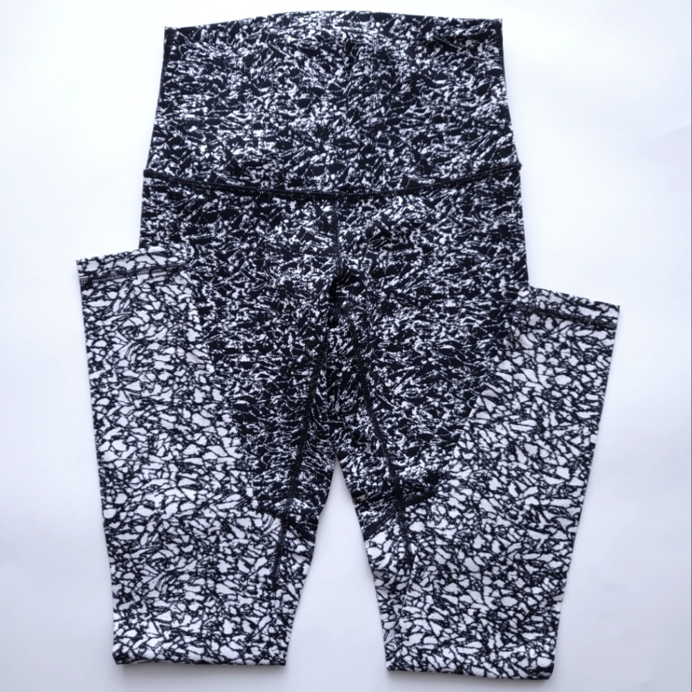 🍋Like New Lululemon Wunder Under Pant (Hi-Rise) - Picture 5 of 13